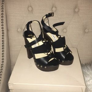 Super hot and trendy Jimmy Choo! ❤️ shoes